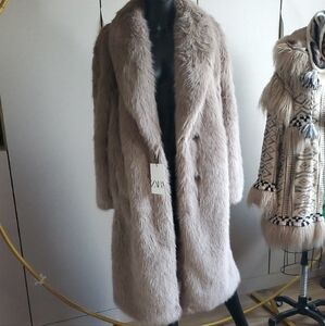 Fabulous & Fluffy - instantly sold out @ Zara Women's Faux Fur Coat - Mocha